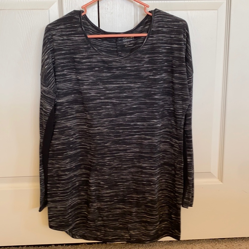 Women’s Apt 9 Top size Large